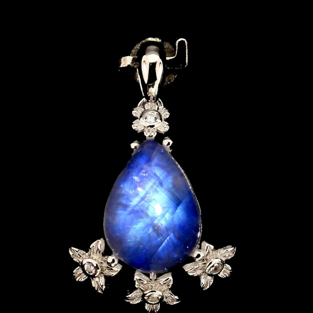 Sterling Silver Moonstone Pendant